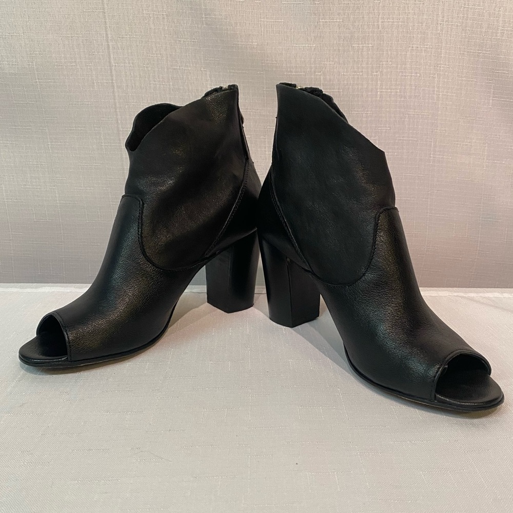 Cordani Balero Black Leather Peep Toe Zip Ankle Boot Booties Italy Sz 38